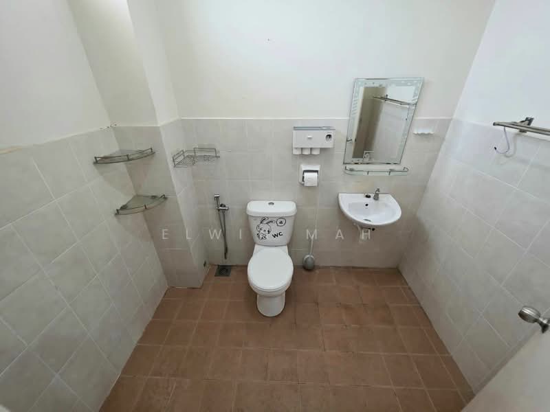 2-storey Terraced House for Sale in Saujana Rawang (Rawang) - Elwin Mah - Bathroom - PropertyGuru.com.my