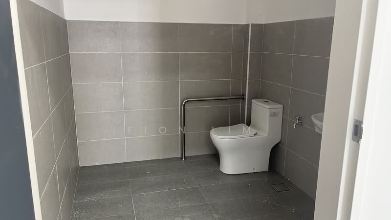 Shop for Rent in Johor Bahru (Johor) - Fion Lim - Bathroom - PropertyGuru.com.my