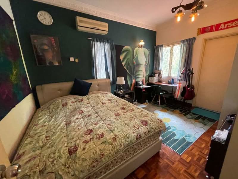 Bungalow for Sale in Bandar Country Homes (Rawang) - Elwin Mah - Bedroom - PropertyGuru.com.my