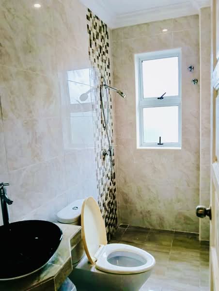 Bungalow for Sale in Jalan Klang Lama (Old Klang Road) (Kuala Lumpur) - Hilary Low - Bathroom - PropertyGuru.com.my