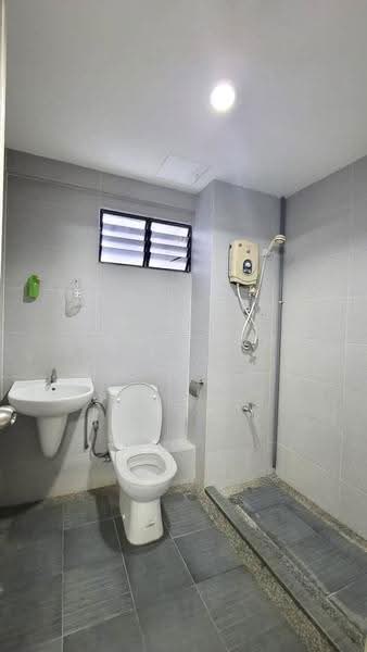 Kondominium untuk Disewa di Sunny Ville Condominium - Gan Chun Kai - Bathroom - PropertyGuru.com.my