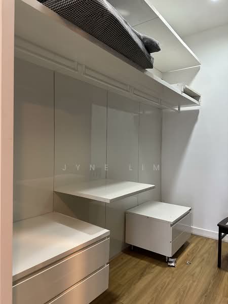 Service Residence for Sale at The Face Suites (Platinum Suites) - Jyne Lim - Walk-In Wardrobe - PropertyGuru.com.my