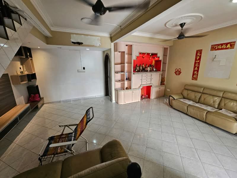 Taman Johor Jaya untuk Untuk Dijual - RM 630,000, Mac 2026 - Living Room - PropertyGuru.com.my