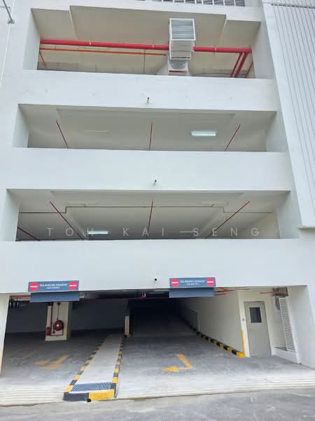 Warehouse for Rent in Kota Kemuning (Shah Alam) - Toh Kai Seng - Car Park - PropertyGuru.com.my