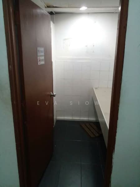 Detached Factory for Sale in Taman Industri Jaya (Skudai) - Eva Siow - Bathroom - PropertyGuru.com.my