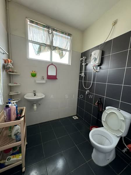 Semi-Detached House for Sale in Skudai (Johor) - Eva Siow - Bathroom - PropertyGuru.com.my