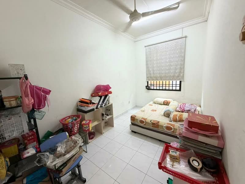 2-storey Terraced House for Sale in Taman Seri Orkid (Skudai) - Eva Siow - Bedroom - PropertyGuru.com.my