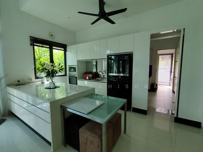 Bungalow for Sale in Cyberjaya (Selangor) - Zarif Zahisham - Kitchen - PropertyGuru.com.my