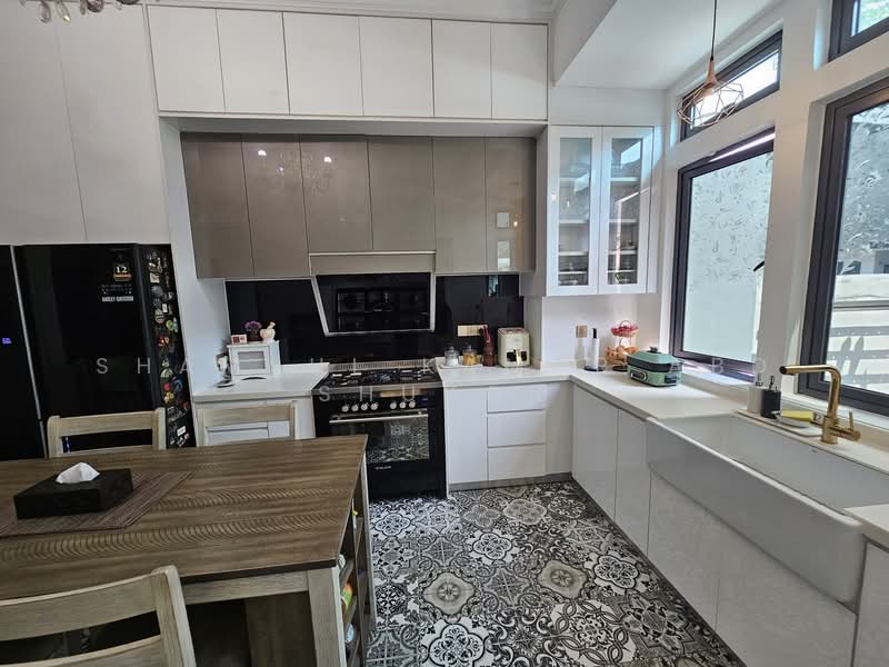 Zero-Lot Bungalow for Sale in Shah Alam (Selangor) - Shamsul Kamar Abd Shukor - Kitchen - PropertyGuru.com.my