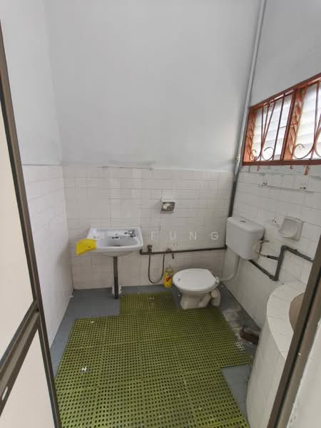 Ulu Tiram untuk Untuk Disewa - RM 1,900 /bulan, Mac 2026 - Bathroom - PropertyGuru.com.my