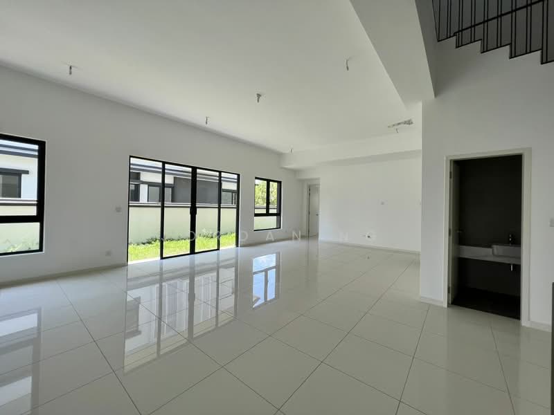 Semi-Detached House for Sale in Telok Panglima Garang (Selangor) - Jordan Ng - Living Room - PropertyGuru.com.my