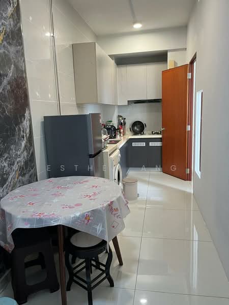 Condominium for Rent at Lovell @ Country Garden Danga Bay - Esther Ang - Kitchen - PropertyGuru.com.my
