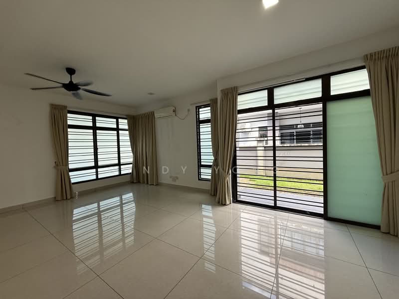 Cluster House for Rent in Taman Nusa Bestari (Iskandar Puteri (Nusajaya)) - Cindy Yong - Living Room - PropertyGuru.com.my