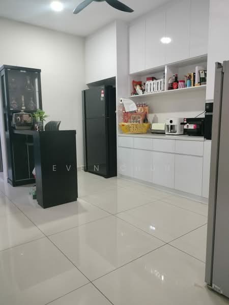 Cluster House for Sale in Taman Bestari Indah (Ulu Tiram) - Even Chun - Kitchen - PropertyGuru.com.my