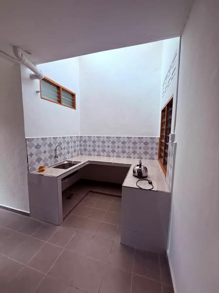 1-storey Terraced House for Rent in Taman Ungku Tun Aminah (Skudai) - Kc Teo - Kitchen - PropertyGuru.com.my