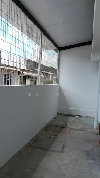 1-storey Terraced House for Rent in Taman Ungku Tun Aminah (Skudai) - Kc Teo - Balcony - PropertyGuru.com.my