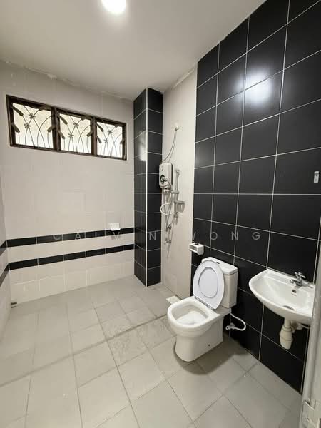 Cluster House for Sale in Taman Mutiara Mas (Skudai) - Calvin Wong - Bathroom - PropertyGuru.com.my