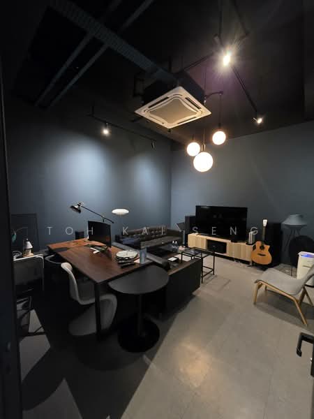 Warehouse for Sale in Hicom - Glenmarie Industrial Park (Shah Alam) - Toh Kai Seng - Living Room - PropertyGuru.com.my