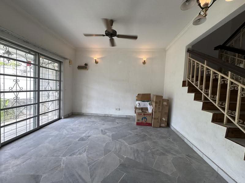 Rumah Teres 2-Tingkat untuk Dijual di Usj 20 (Subang Jaya) - Carmen Lee - Living Room - PropertyGuru.com.my