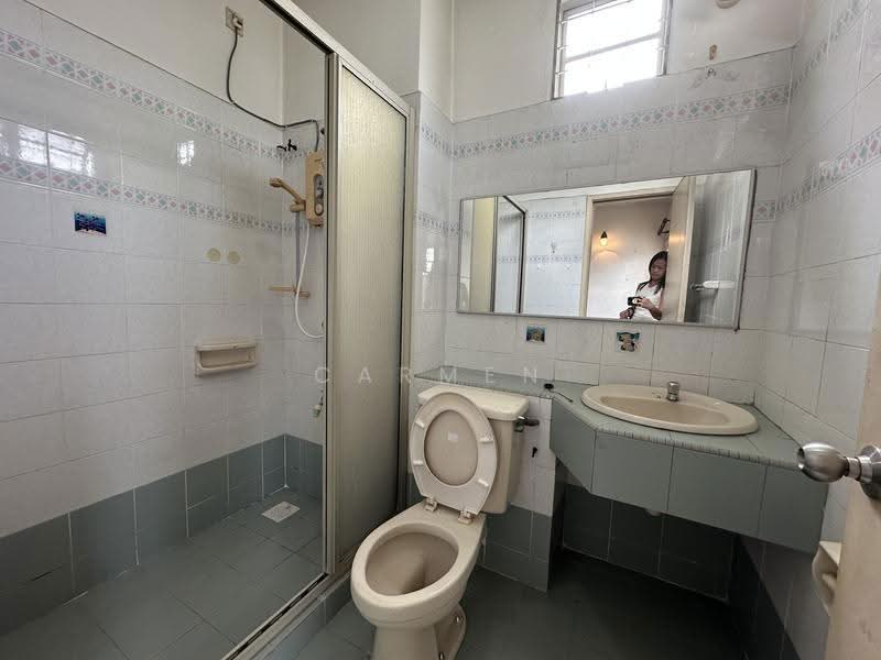 Rumah Teres 2-Tingkat untuk Dijual di Usj 20 (Subang Jaya) - Carmen Lee - Bathroom - PropertyGuru.com.my