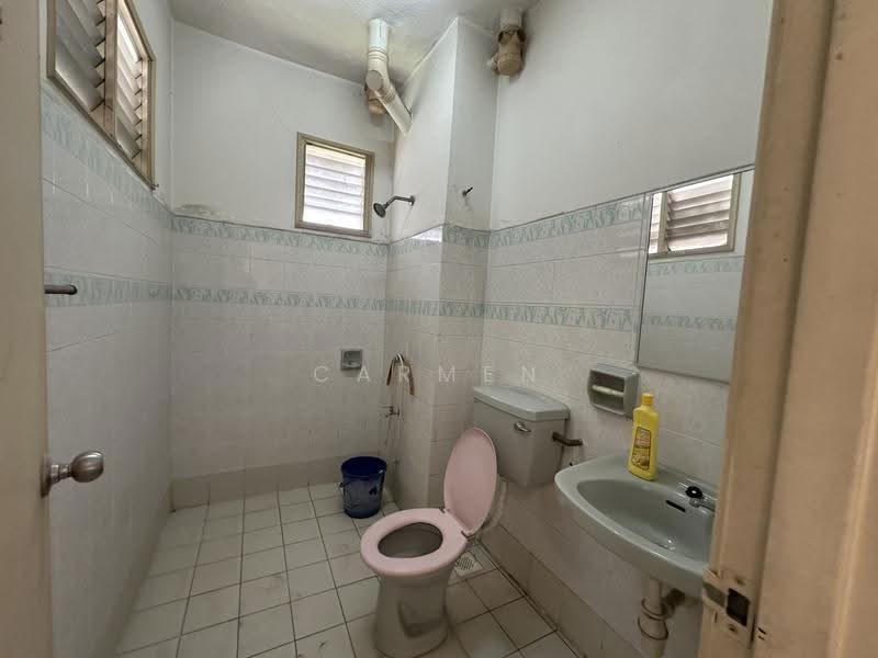 Rumah Teres 2-Tingkat untuk Dijual di Usj 20 (Subang Jaya) - Carmen Lee - Bathroom - PropertyGuru.com.my