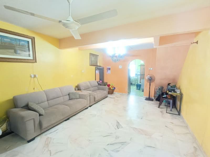 2-storey Terraced House for Sale in Batu Caves (Selangor) - Shaziery Iskandar - Living Room - PropertyGuru.com.my