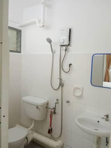 Apartment for Rent at Taman Pekaka Block 31 - Louis Chuah - Bathroom - PropertyGuru.com.my