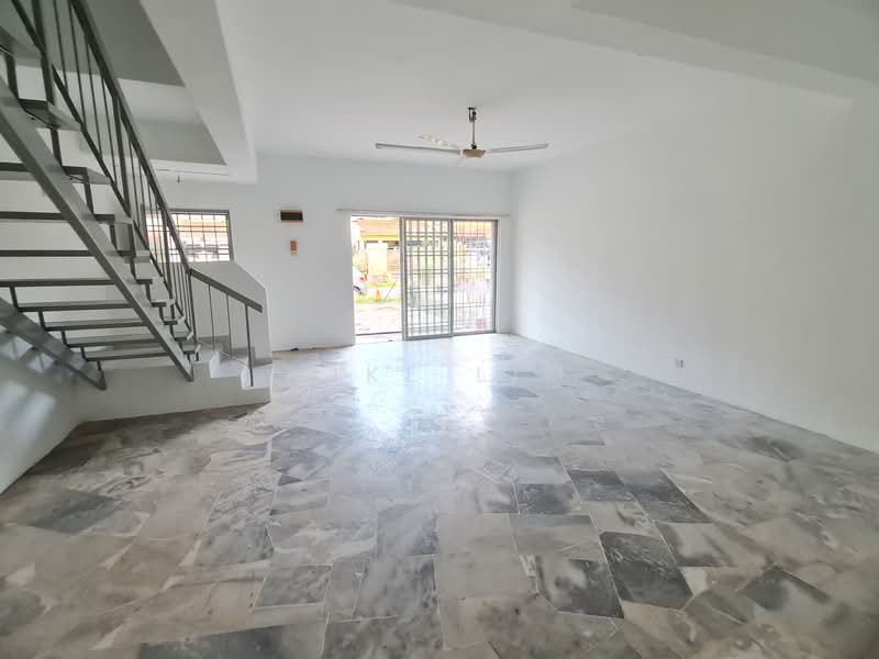 2-storey Terraced House for Rent in Bandar Mahkota Cheras (Cheras) - Mike Lim - Living Room - PropertyGuru.com.my