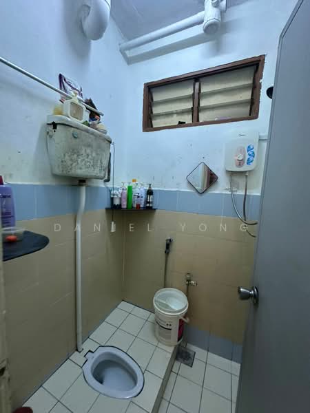 Apartment for Sale at Taman Suria Muafakat - Daniel Yong - Bathroom - PropertyGuru.com.my