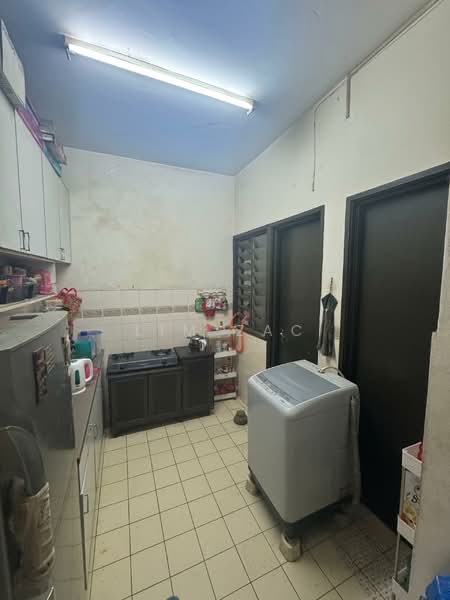 2-storey Terraced House for Sale in Putra Heights (Subang Jaya) - Lim Zac - Kitchen - PropertyGuru.com.my