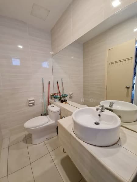 Service Residence for Sale at D'Summit Residences - Nico Ho - Bathroom - PropertyGuru.com.my
