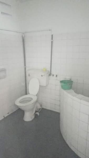 Shop for Rent in Pekan Semenyih (Semenyih) - Max Low - Bathroom - PropertyGuru.com.my