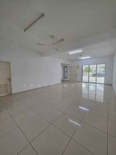 Hijayu 3B Elvina Double Storey Terrace Bandar Sri Sendayan Seremban untuk Untuk Dijual - RM 600,000, Apr 2026 - Living Room - PropertyGuru.com.my