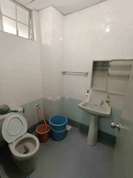 Condominium for Sale at Tiara Duta - Han . - Bathroom - PropertyGuru.com.my