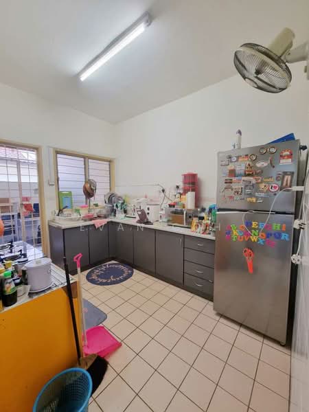 2-storey Terraced House for Sale in Bandar Kinrara Seksyen 5 (Bandar Kinrara) - Evan Goh - Kitchen - PropertyGuru.com.my