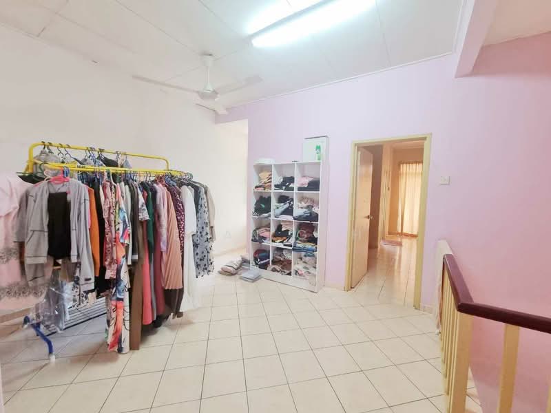 2-storey Terraced House for Sale in Bandar Kinrara Seksyen 5 (Bandar Kinrara) - Evan Goh - Interior - PropertyGuru.com.my