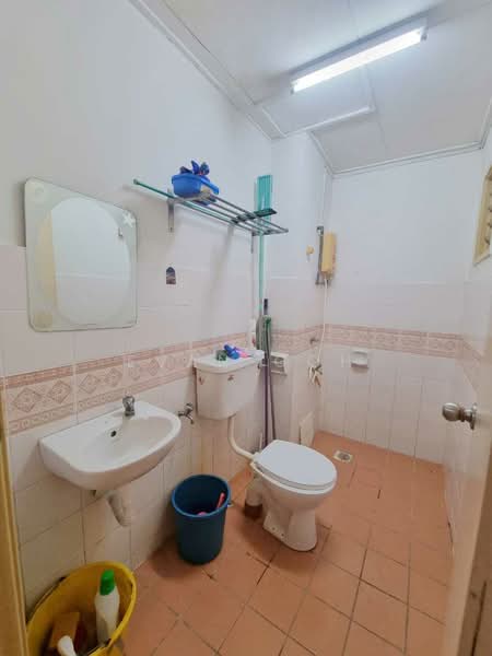 2-storey Terraced House for Sale in Bandar Kinrara Seksyen 5 (Bandar Kinrara) - Evan Goh - Bathroom - PropertyGuru.com.my