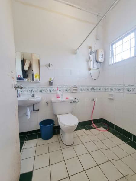 2-storey Terraced House for Sale in Bandar Kinrara Seksyen 5 (Bandar Kinrara) - Evan Goh - Bathroom - PropertyGuru.com.my