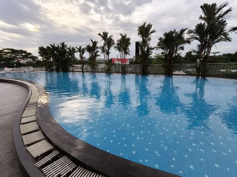 Subang Olives Residence untuk Untuk Disewa - RM 2,700 /bulan, Mac 2026 - Pool - PropertyGuru.com.my