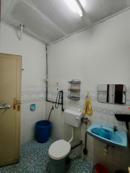 2-storey Terraced House for Sale in Damansara Jaya (Petaling Jaya) - Gabriel Yap - Bathroom - PropertyGuru.com.my