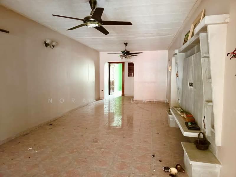 Double Storey Seksyen 4 Bandar Baru Bangi untuk Untuk Dijual - RM 755,000, Mac 2026 - Living Room - PropertyGuru.com.my