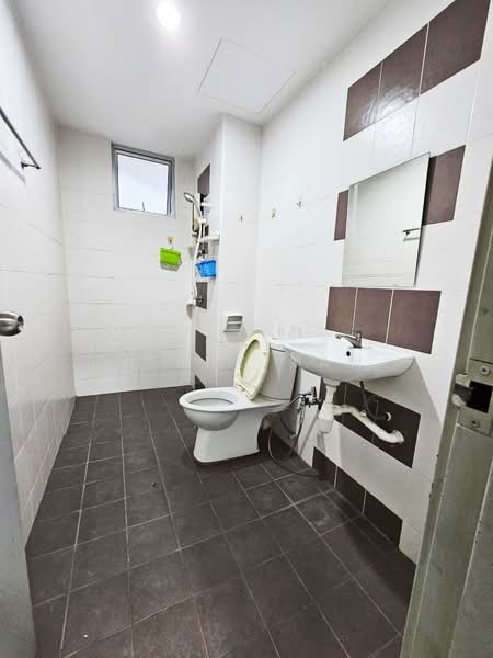 Condominium for Rent at The Golden Triangle Condominium - Jerry Tan - Bathroom - PropertyGuru.com.my