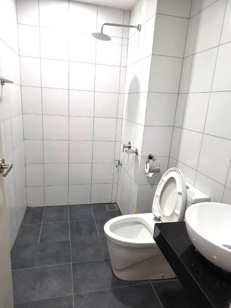 Servis Apartment untuk Disewa di Chambers - Kew . - Bathroom - PropertyGuru.com.my