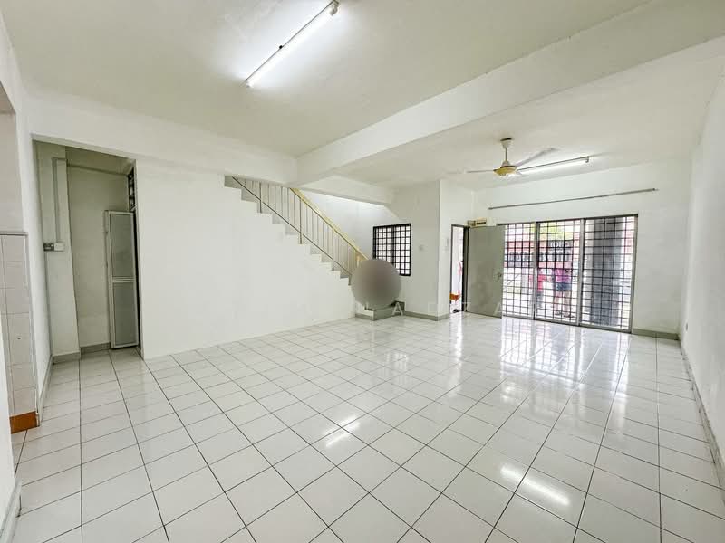 Taman Puncak Jalil untuk Untuk Dijual - RM 550,000, Mac 2026 - Living Room - PropertyGuru.com.my