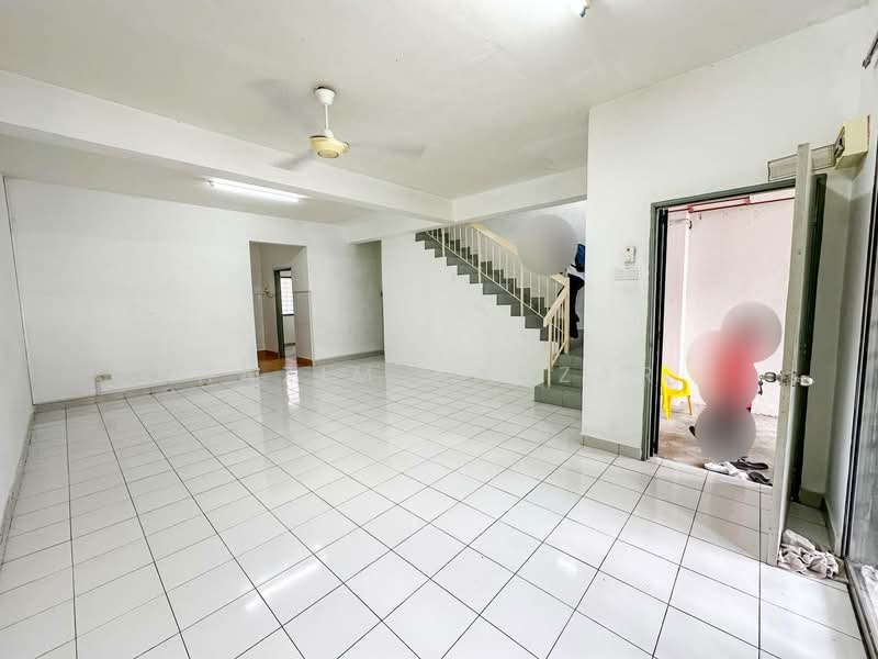 Taman Puncak Jalil untuk Untuk Dijual - RM 550,000, Mac 2026 - Living Room - PropertyGuru.com.my