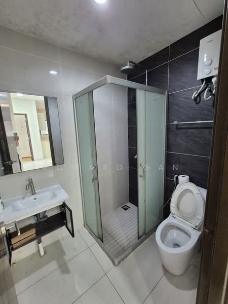 Condominium for Rent at Bay Point @ Country Garden Danga Bay - Edward Gan - Bathroom - PropertyGuru.com.my