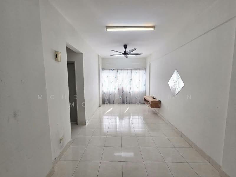 Apartment for Sale at Suria Rafflesia - Mohd Hazlan bin Mohd Sopi - Living Room - PropertyGuru.com.my