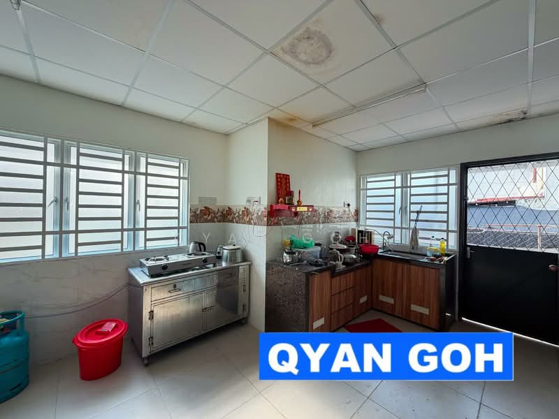 2-storey Terraced House for Rent in Taman Pekaka (Sungai Dua) - Qyan Goh - Kitchen - PropertyGuru.com.my