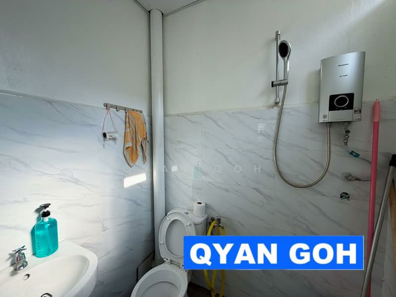 2-storey Terraced House for Rent in Taman Pekaka (Sungai Dua) - Qyan Goh - Bathroom - PropertyGuru.com.my