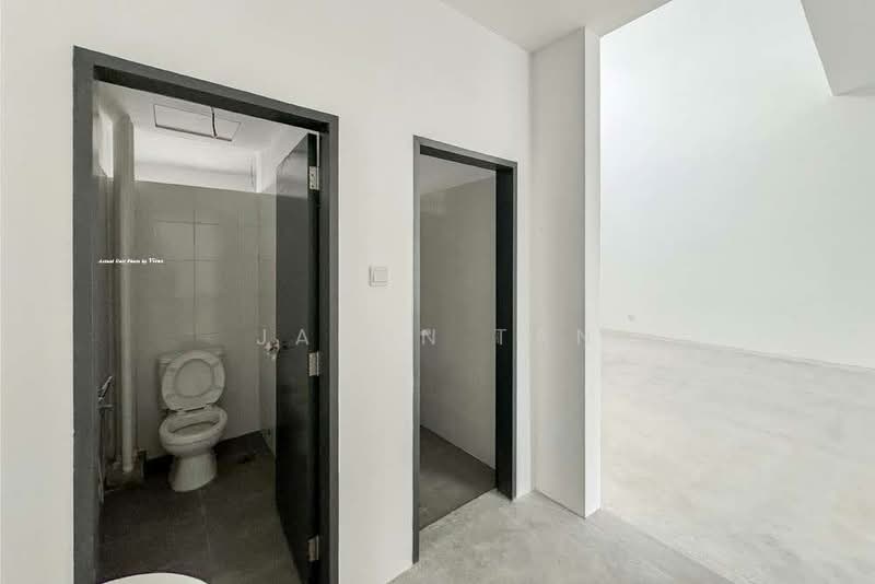 Terrace Factory for Sale in Eco Business Park V (Puncak Alam) - Jason Tan - Bathroom - PropertyGuru.com.my